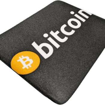 Schwarzes Bitcoin Mauspad mit weisserm Bitcoin Logo